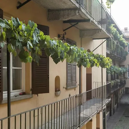 Naviglio, Sweet Dreams In The Heart Of The Fun 밀라노
